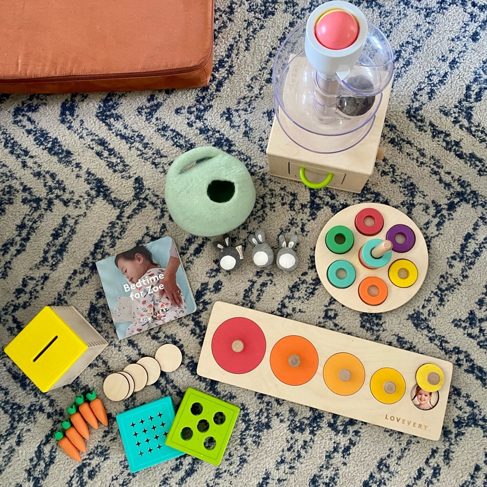 Lovevery Babbler Play Kit months 13, 14, 15
